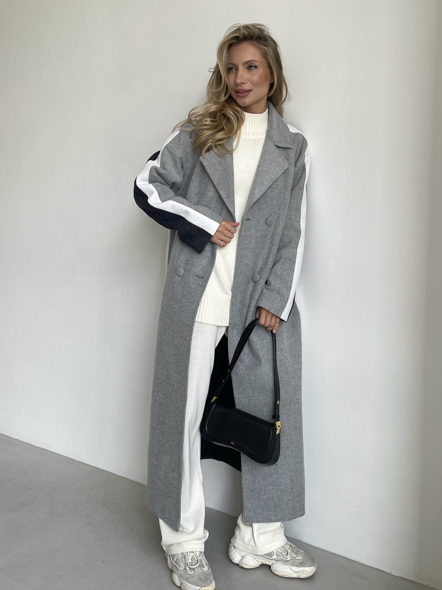 Three-color Wool Maxi Coat 9